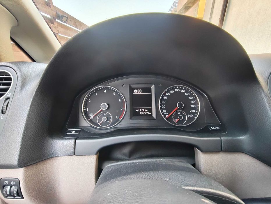 Vând Volkswagen Golf 6 Plus, an de fabricație 2009, motorizare 1.6 benzină.166.000