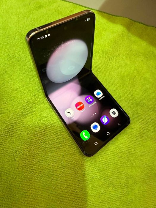 Vând telefon Samsung Galaxy Z Flip5,  512G roz  stare excelentă ocazie