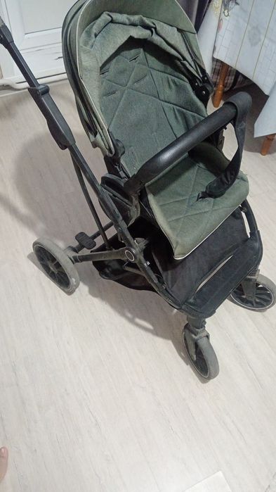 Продам коляску срочно в комплекте все есть