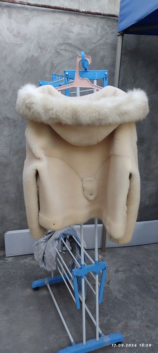 Продается полушубок  натуралка песец l