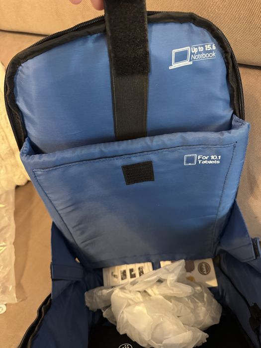 Ruxac antifurt cu spatiu pentru laptop si tableta