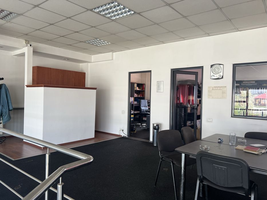 Hala Showroom+Service Raureni 4 benzi 300mp plus curte betonata