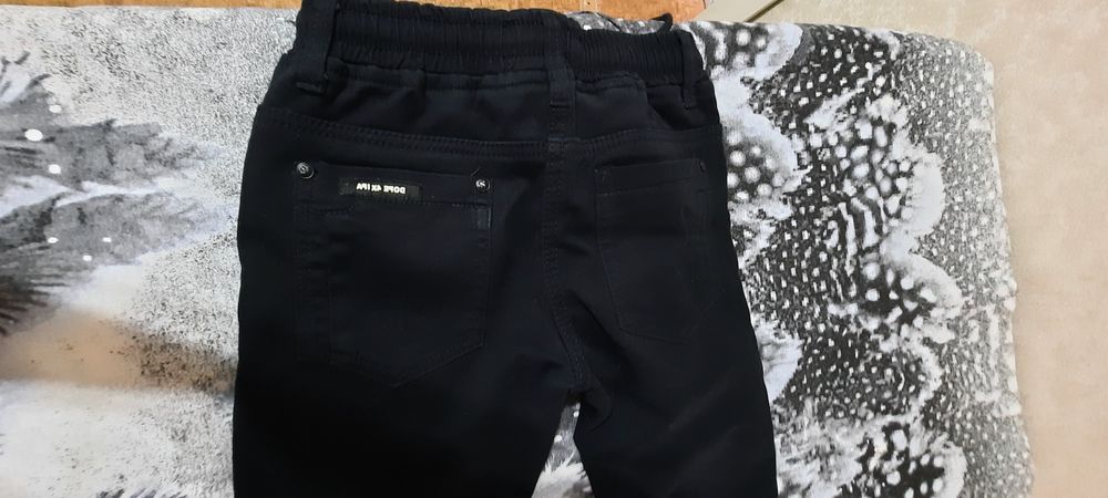 Продам школьные вещи ,на мальчика 6-7 лет