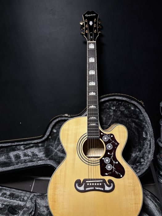 Epiphone EJ-200SCE акустична китара