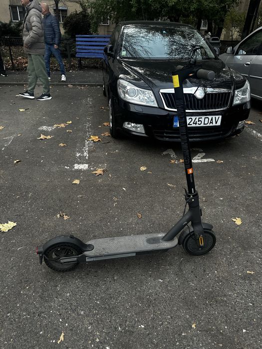 trotineta xiaomi mi essential  , inca 2 ani garantie