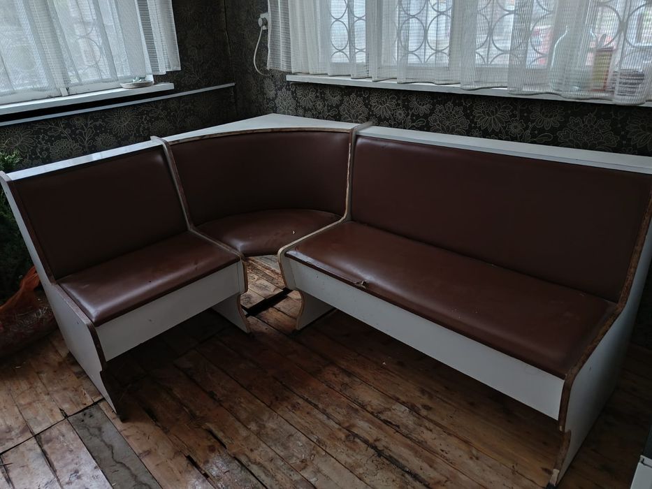 Отдам даром старую мебель