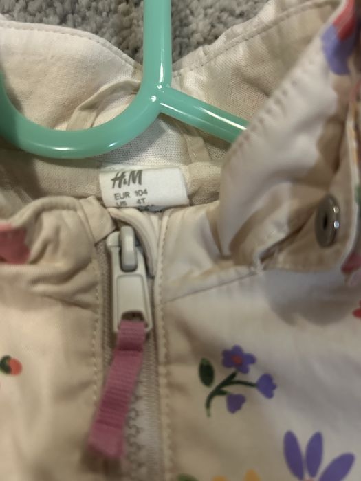 Лот блузки и две пролетни якета