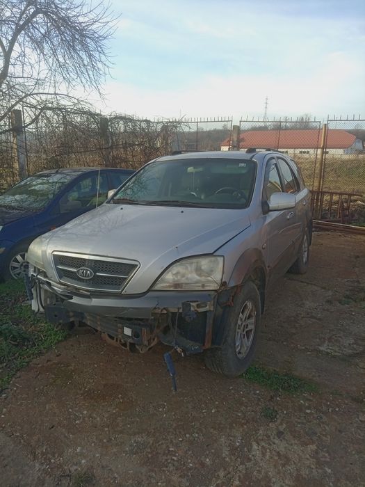 Vând Kia Sorrento 2004