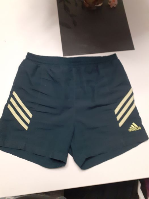 Pantaloni scurti