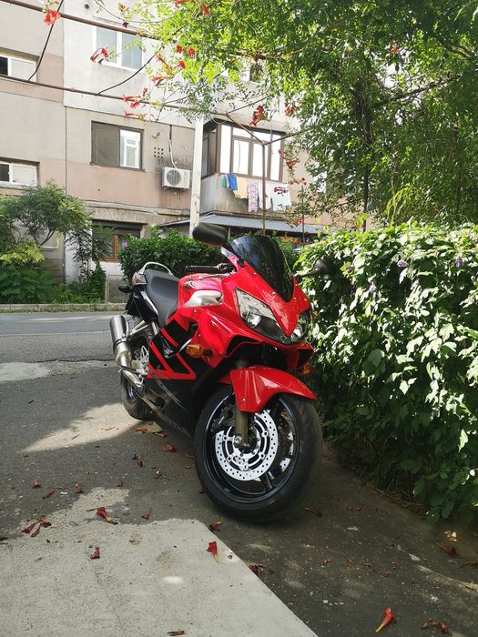 Honda CBR F4i  an 2006  23.000 km
