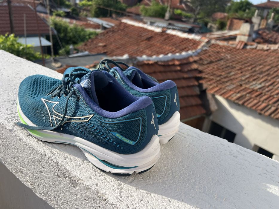 Mizuno Wave 25 46