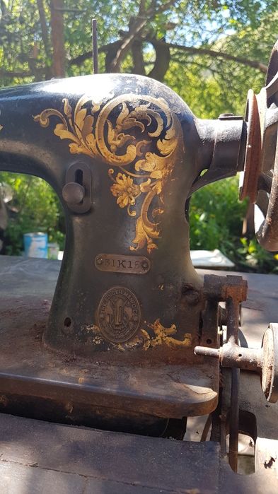 Стара шевна машина Singer