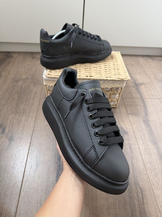 Adidasi Alexander MCQUEEN Nou COLECTIE NOUA 2026 Adidasi Baieti | Fete | Model UNISEX | Alexander Mcqueen NEGRU | Model Negru | Calitate Premium