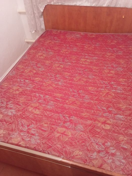 Продается двух спальни диван