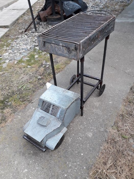 Grătar de voiaj și de curte