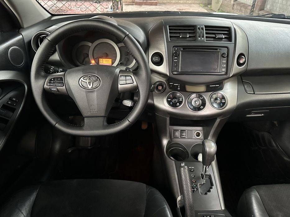 Продам Toyota Rav4