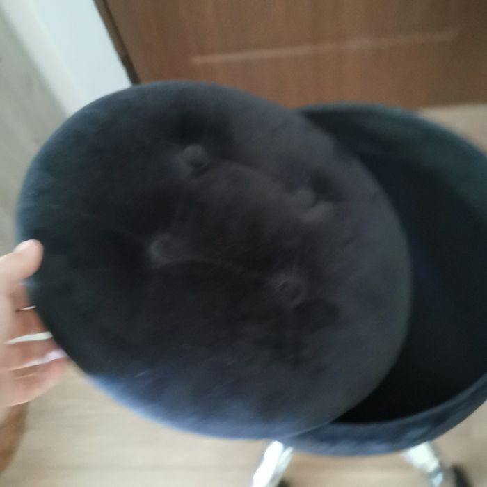 Taburet rotativ cu roți