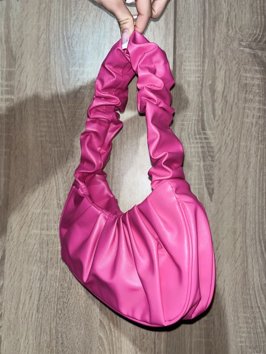 Малка дамска чанта тип Scrunched