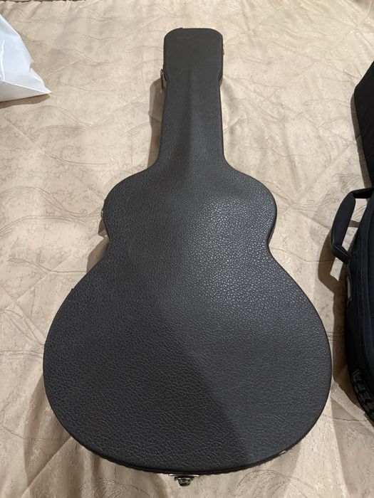 Электроакустическая гитара Taylor