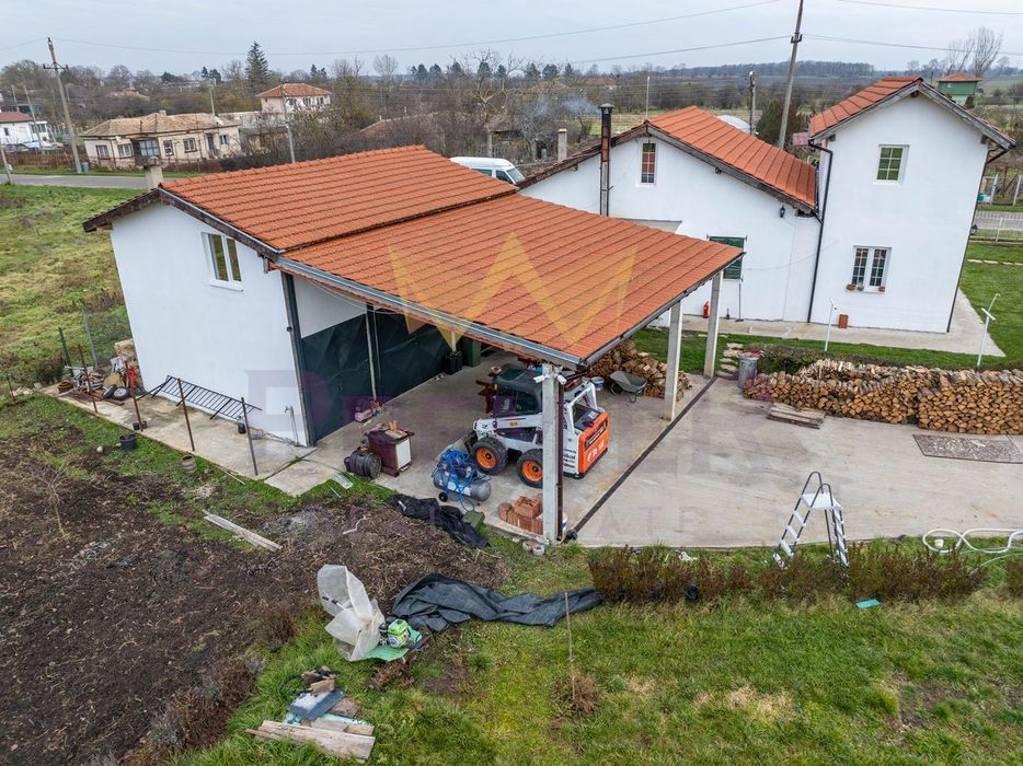 Къща в Добрич, област-с.Сенокос площ 320 цена 450000