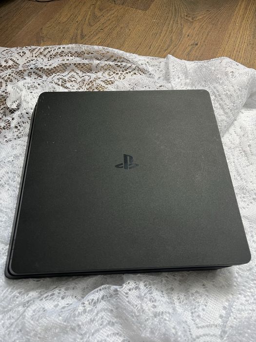 Playstation 4 slim