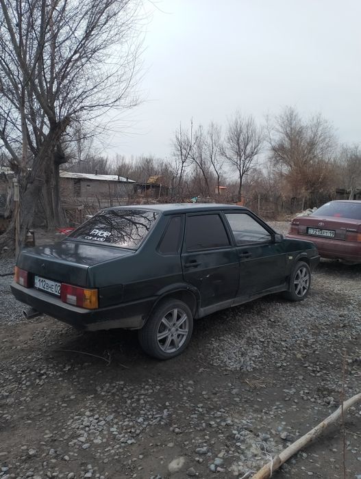 Автомобиль 21099