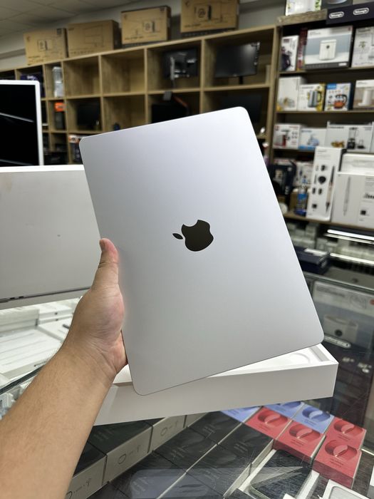 MacBook Air 13 M4 16/256 99%  б/у