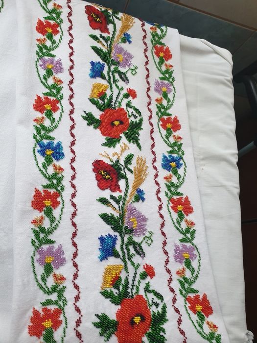 camasa de dama cusuta cu margele