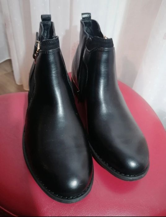 Ghete dama, înlocuitor piele