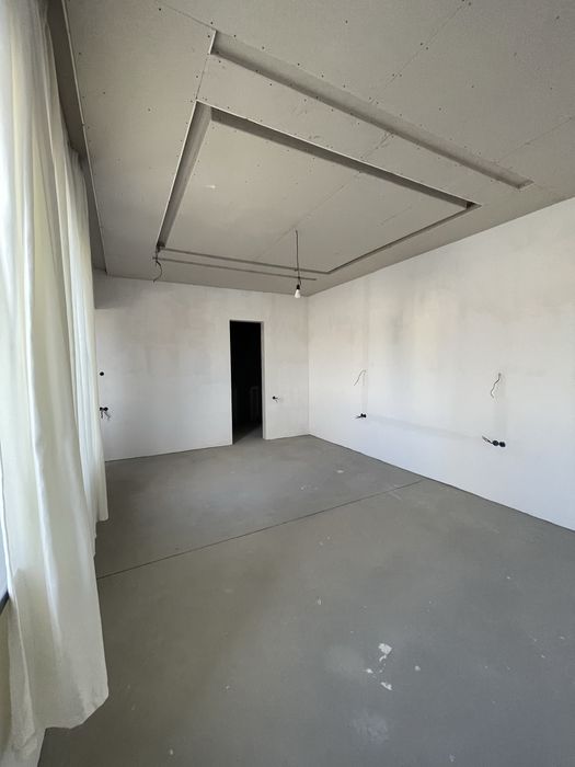 2 etajli uy sotiladi