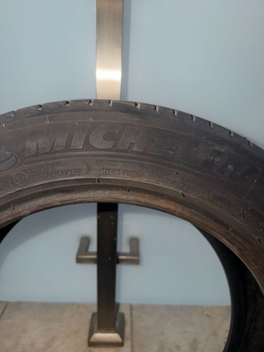 2 anvelope de vara Michelin R16 205/55