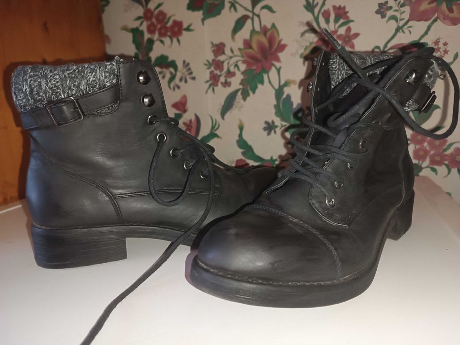 Дамски кубинки, носени.