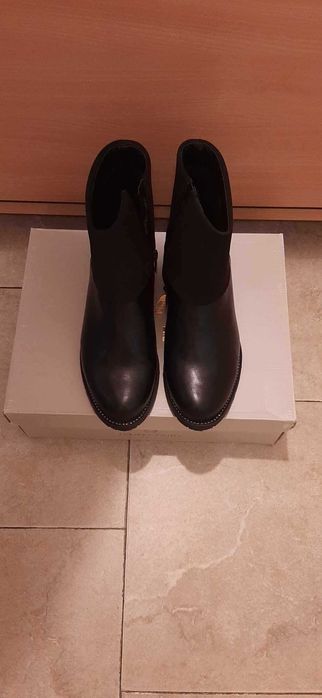 нови  черни боти