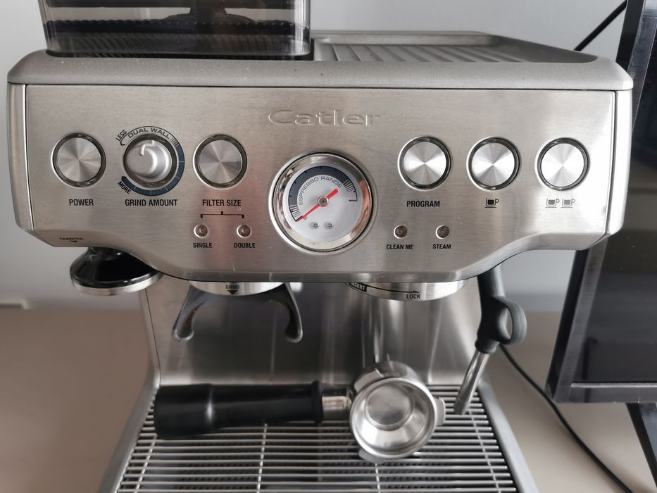 Mașina de cafea Catler