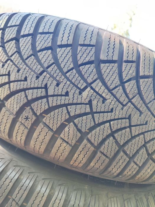 4 бр зимни 205/55/16 Goodyear Нови