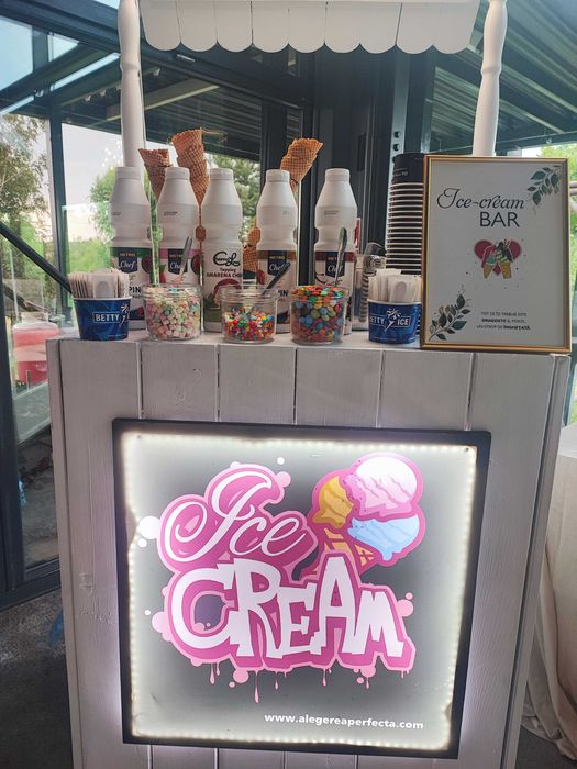 Ice cream bar fântâna de ciocolată