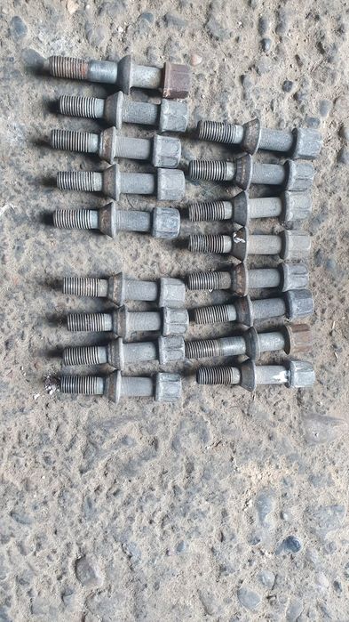 Болты от Мерседес