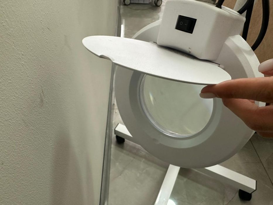 Светильник для косметолога