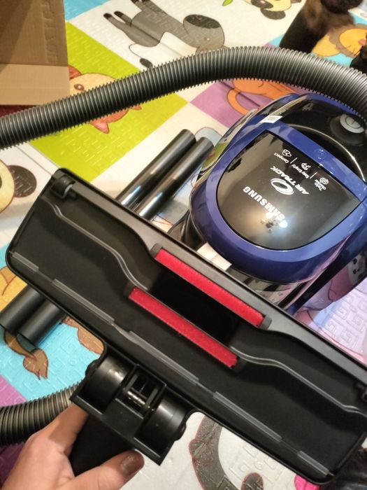 Новый пылесос с каробкой