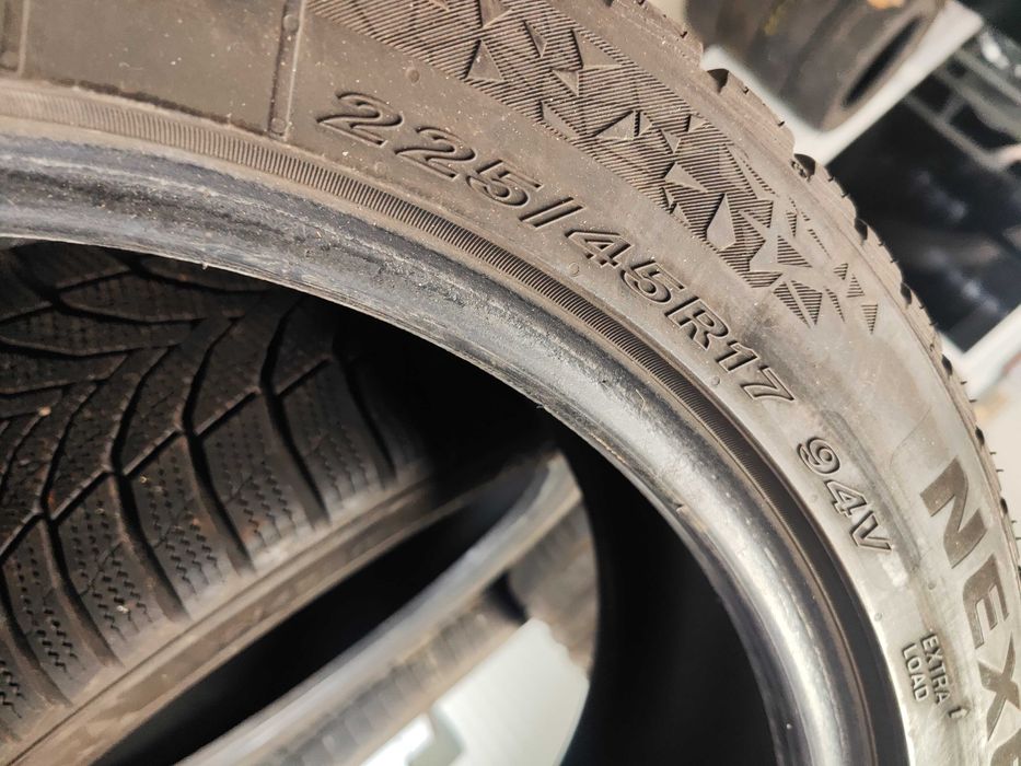 4бр.зимни гуми 225/45/17 Nexen