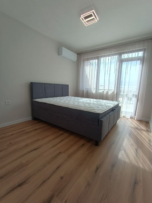 Двустаен обзаведен с панорама и партерен гараж от собственик