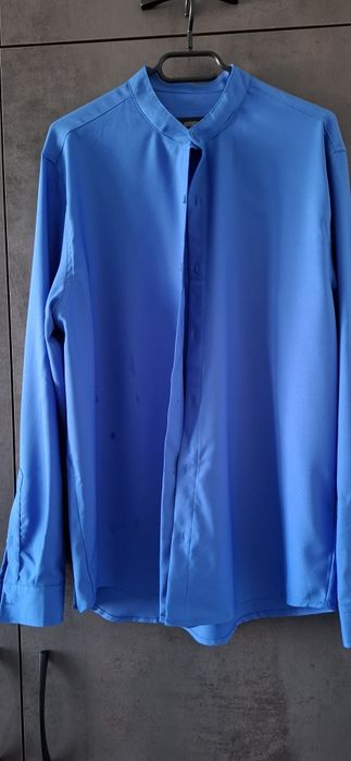Синя риза с дълги ръкави