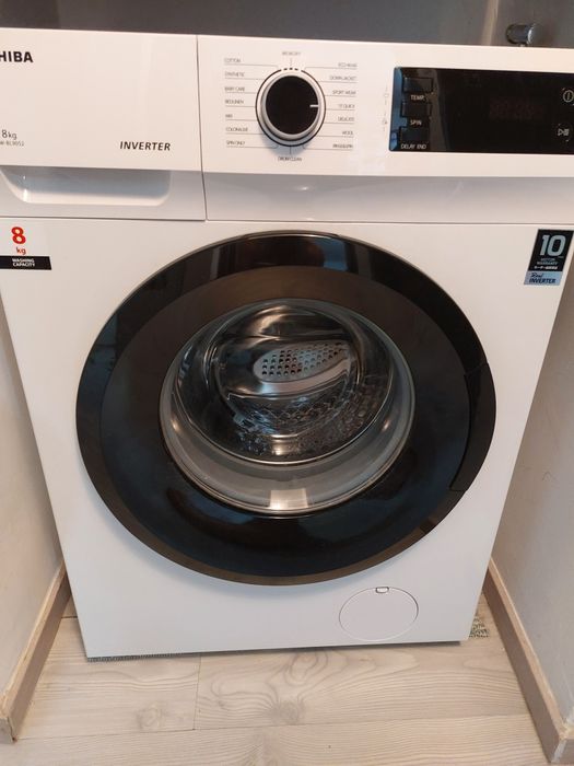 Masins spalat rufe Toshiba