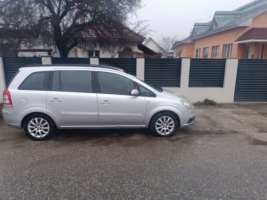 Opel Zafira b 2005