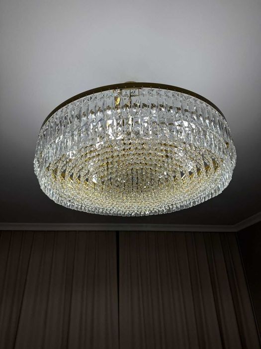 продам шикарную люстру