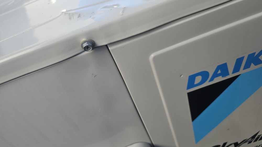 Нов Daikin RZASG100 с транспортен дефект