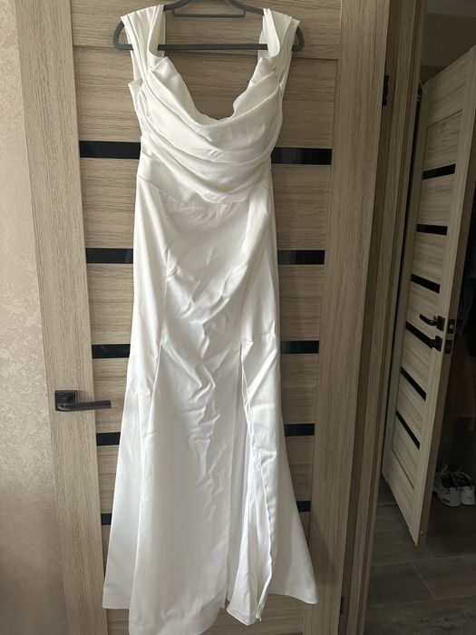 Платья вечернее