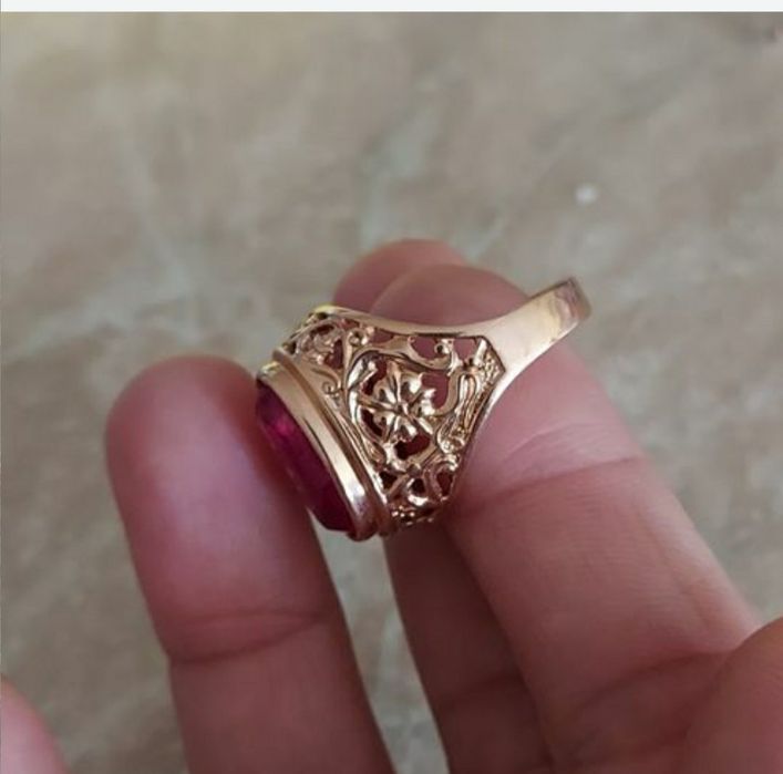Продам перстень с рубином,583 проба