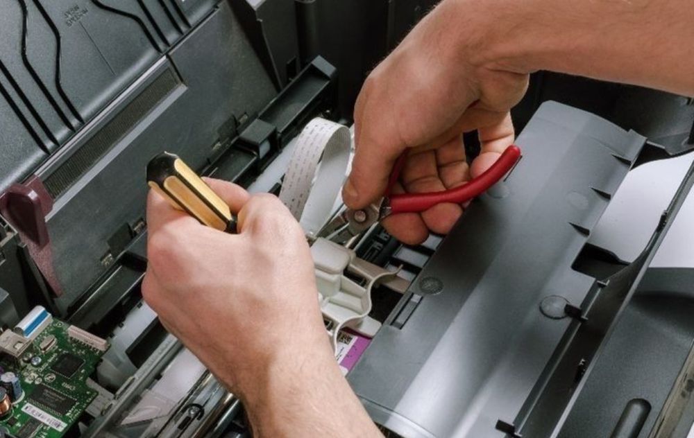 Компьютерный мастер / Заправка картриджей / Ремонт техники с выездом