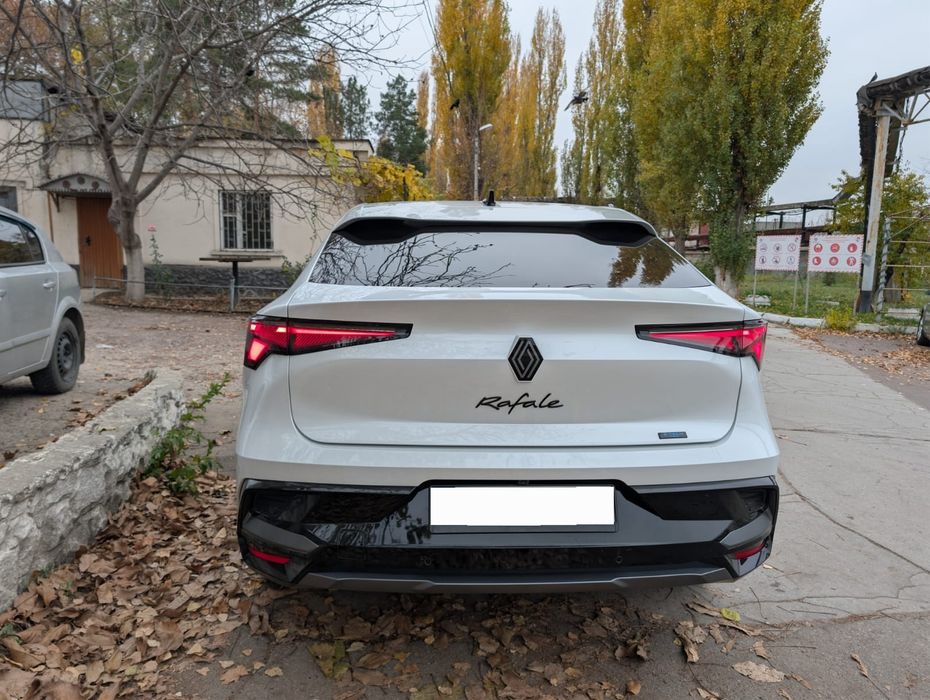 Renault Rafale 1.2 hibrid 210hp 2025 9000km